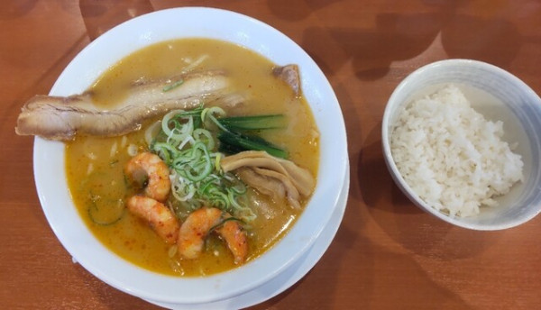 「濃厚海老味噌ラーメン ・ライスセット 990円 ・麺 大盛り」@幸楽苑 米沢店の写真