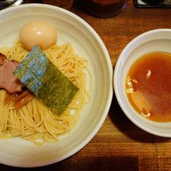 塩つけ麺＋半熟卵＋焼きワンタン＋サッポロラガービール