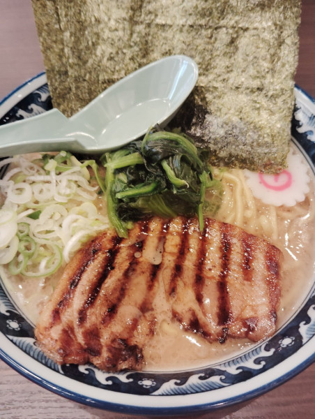 「濃厚豚骨ラーメン醤油」@麺屋 武士道 篠崎店の写真
