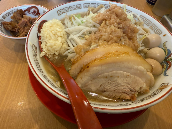 「小ラーメン､うずら5個､肉かすあぶら」@ラーメン豚彦 本店の写真