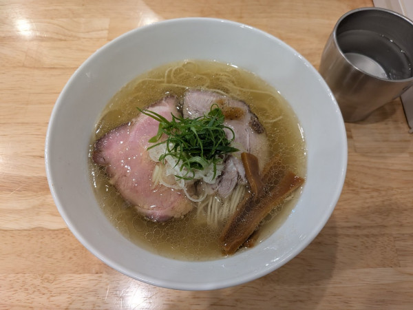 「中華そば塩1,000円」@地球の中華そばの写真