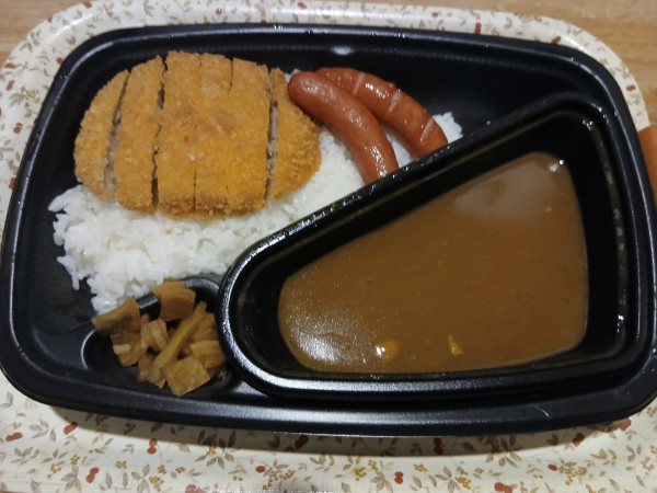 「メンチカツカレーTPソーセージ二本 1200円」@カレーハウスCoCo壱番屋 足立区竹の塚店の写真