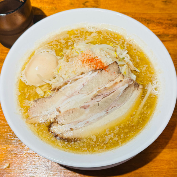 「豚骨煮干しラーメン」@麺屋にぼじの写真