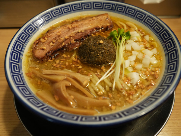 「限定 カレーな背脂煮干しそば」@煮干そば 流。の写真