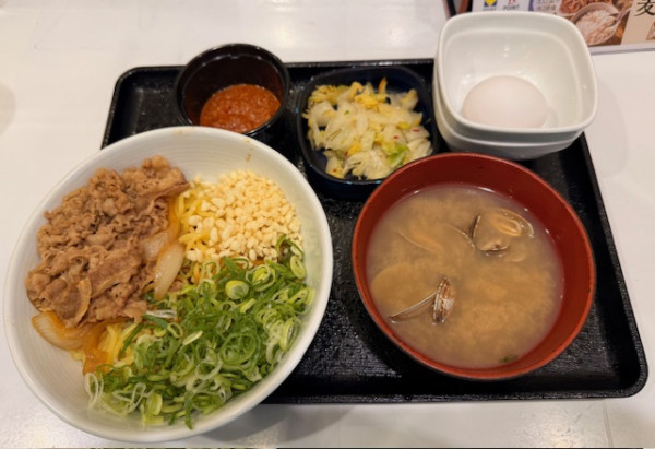 「牛玉スタミナまぜそば（￥767）他」@吉野家 田原町店の写真