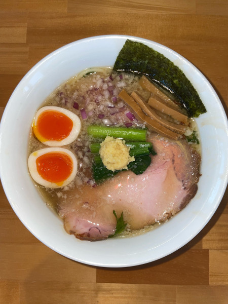 「塩ラーメン　背脂生姜特製芳醇煮干し」@自家製ラーメン アイリーの写真