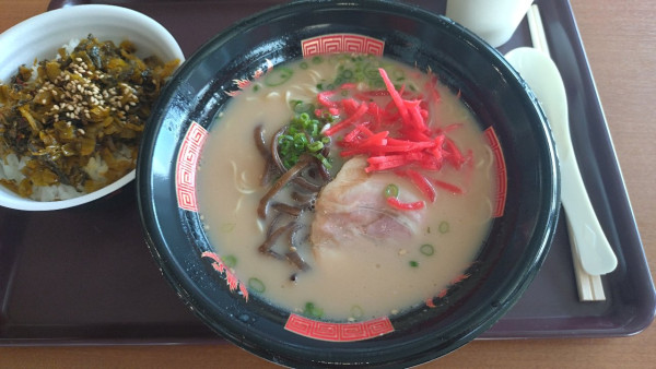 「博多とんこつラーメン＋高菜ごはんセット(1350円)」@那の福の写真