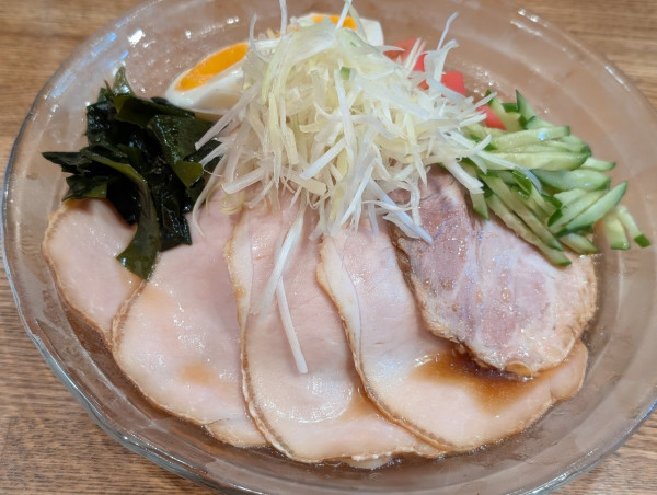 「冷やし中華」@なま醤油とんこつ フルスイングの写真