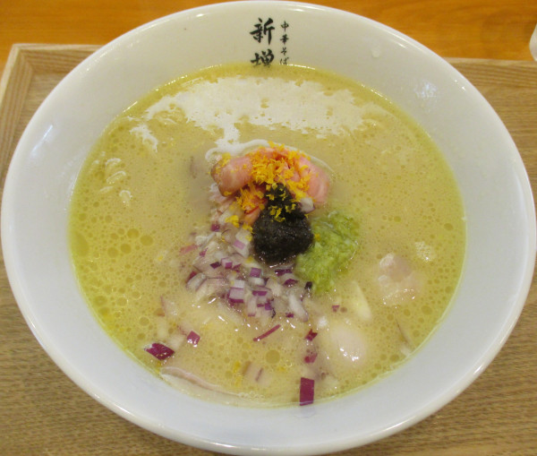 「鶏だし白湯ラーメン　1400円」@中華そば 新増田の写真