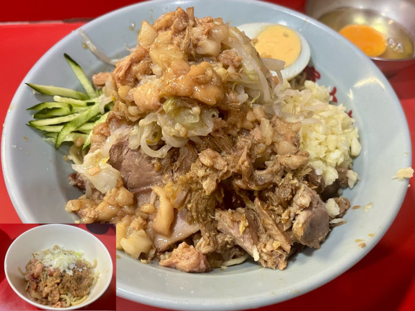 「【限定】冷やし中華200g+白100g+生たまご」@ラーメン富士丸 明治通り都電梶原店の写真