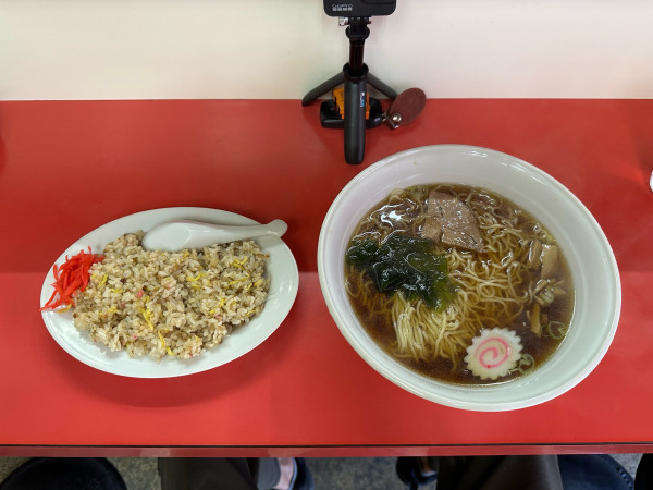 「ラーメン大盛500円+チャーハン630円=1,130円」@香蘭の写真