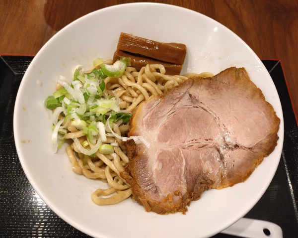 「渡辺油そば（並）￥900」@つけ蕎麦 とろモツ煮込み なかじの写真