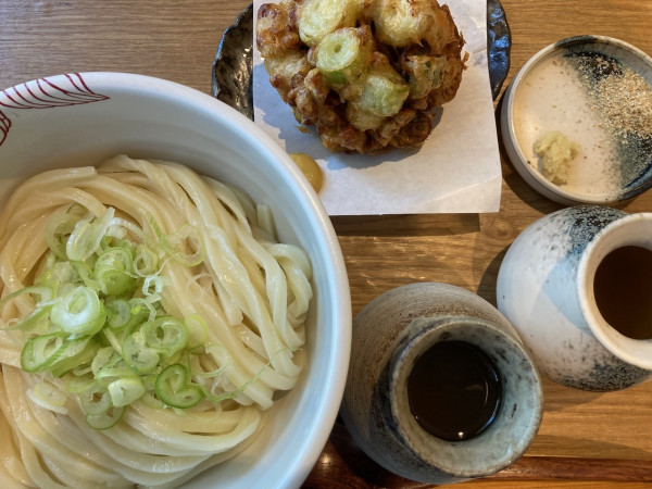 「ぶっかけうどん+大盛り+納豆天ぷら」@うどん吉BAYの写真