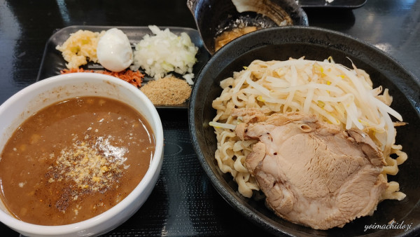 「カレーつけ麺（中）」@つけ麺 どでんの写真