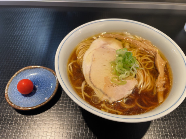 「水と鶏 醤油ラーメン1300円」@ロックンビリーS1の写真