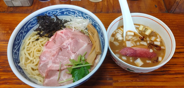 「(限定)冷やし烏賊わたつけ麺」@中華そば よしかわの写真