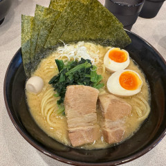 横浜家系ラーメン赤家 篠崎駅前店の画像