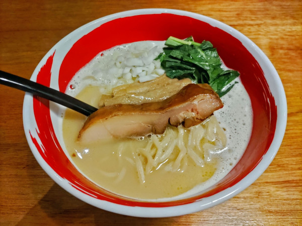「コク塩鶏そば 930円」@RAMEN 浜虎 福岡中洲店の写真