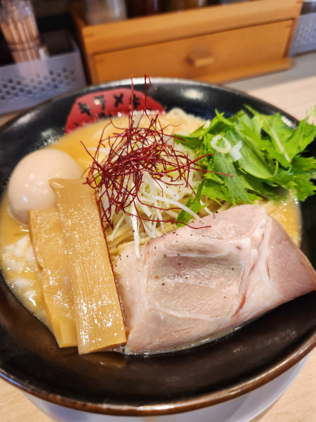 「味噌のキラメキ　煮卵トッピング」@キラメキノトリ 大阪八尾店の写真