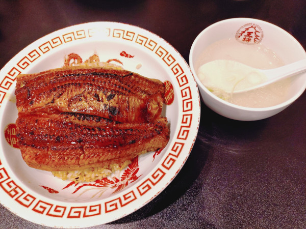 「【店舗限定】極上うなぎ炒飯（ハーフ）　２３００円」@大阪王将 御徒町駅前店の写真