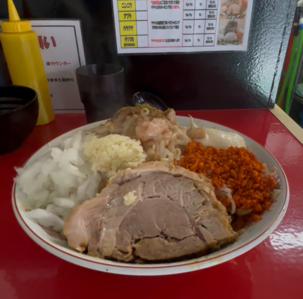 「まぜそば（小）玉ねぎ　コッコマン」@ラーメン鷹の目 江古田店の写真