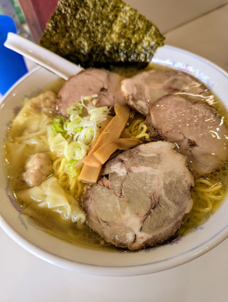 「塩チャーシューワンタン麺大盛」@再来軒の写真