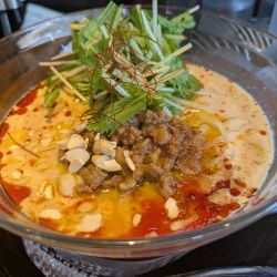 冷やし担々麺(1320円)