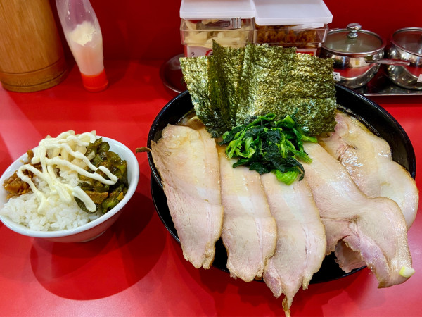 「燻製チャーシューメン(大)＋ライス食べ放題」@大輝家直系横浜家系ラーメン 大元家の写真