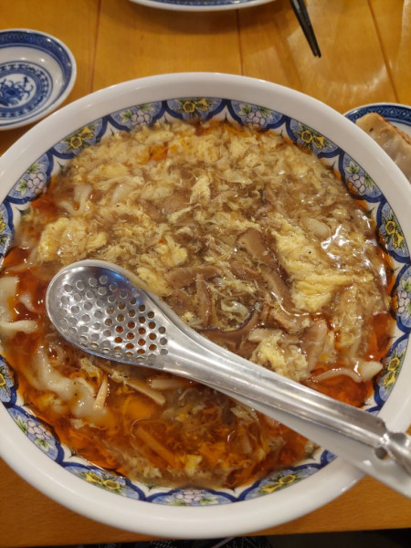 「スーラータンメン＋餃子＋青島ピール」@中国ラーメン 揚州商人 五反田店の写真