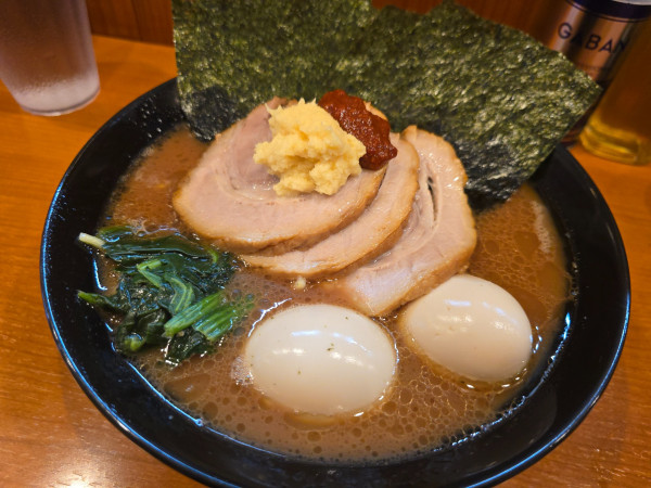 「押忍盛り大(硬め)・味玉 ￥1,500」@家系らーめん押忍の写真