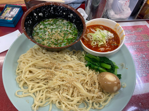 「辛ホルつけ麺」@とん平食堂の写真