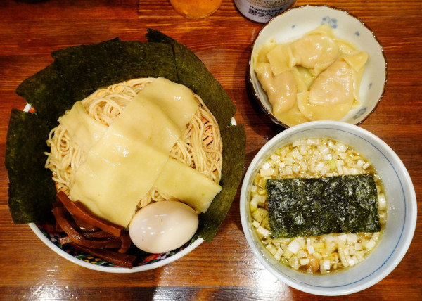 「奈つやのもちもち雲呑味玉つけそば＋味玉＋黒ラベル」@奈つやの中華そばの写真