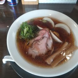 貝醤油ラーメン