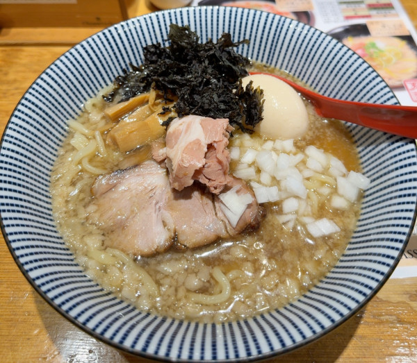 「特製背脂醤油らー麺!」@焼きあご塩らー麺 たかはし 歌舞伎町店の写真
