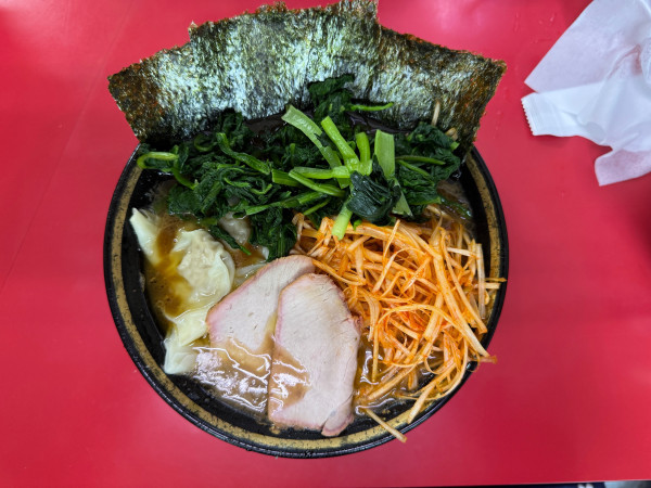 「ラーメンねぎほうれんそうワンタン」@はじめ家の写真