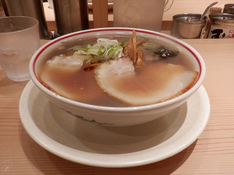 「中華そば」@東京煮干し らーめん 玉 東京駅店の写真