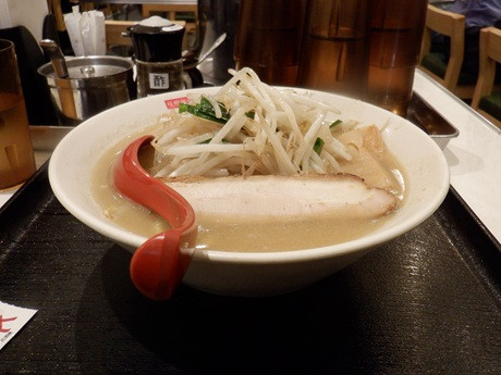 「味噌ラーメン（麺２００g）」@味噌麺処 花道庵 東京ラーメンストリート店の写真