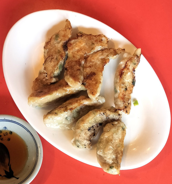 「餃子 350円」@新龍の写真