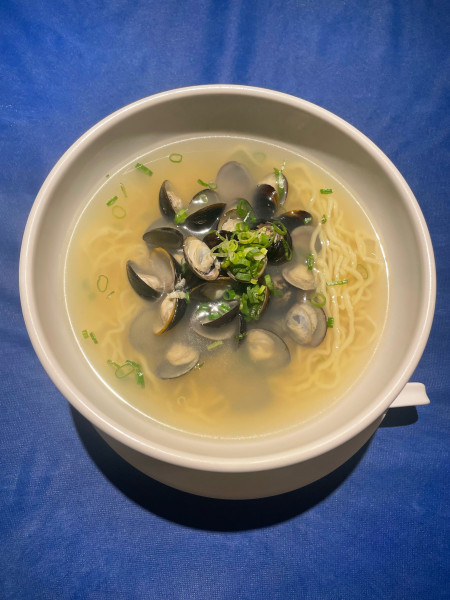 「島根県宍道湖産特大大和しじみそば(2178円)」@揚州飯店 本店の写真