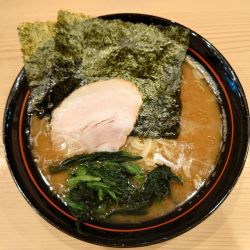 ラーメン￥900＋ライスサービス