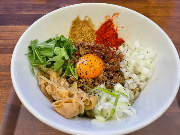 「辛鶏白湯まぜそば　￥９９０」@鶏白湯ラーメン専門店 HEITAIYAの写真