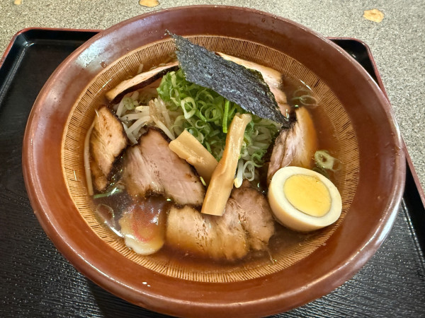 「チャーシュー麺1100円＋ネギめし中590円」@大学ラーメンの写真