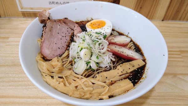 「【限定】冷やしブラックラーメン」@古町めんの坊の写真