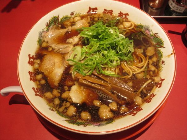 「背脂黒醤油（790円）」@伍福軒 吉祥寺店の写真