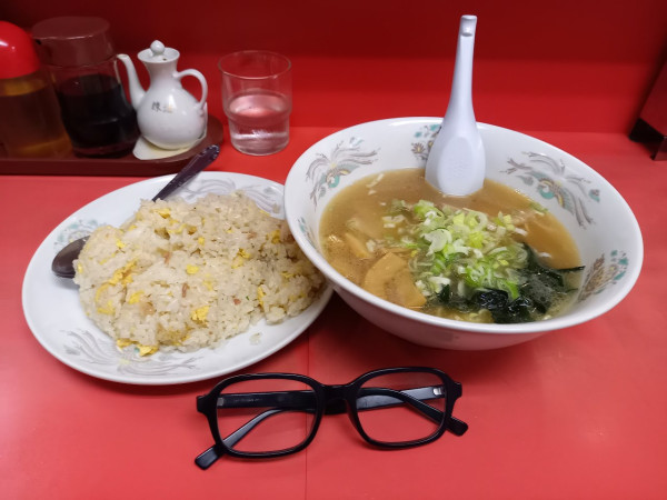 「炒飯+半ラーメン」@香味の写真