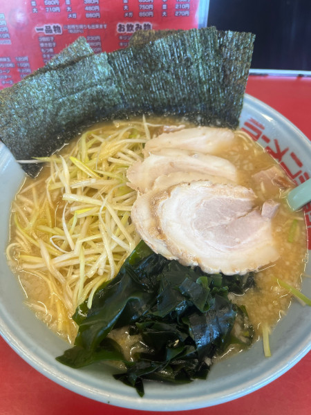 「ネギ味噌チャーシュー 中盛➕海苔」@新ラーメンショップ 狭山本部の写真