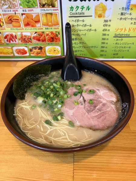 「博多ラーメンチャーハンセット 替え玉✖️3」@博多ラーメン 長浜や 平和島店の写真