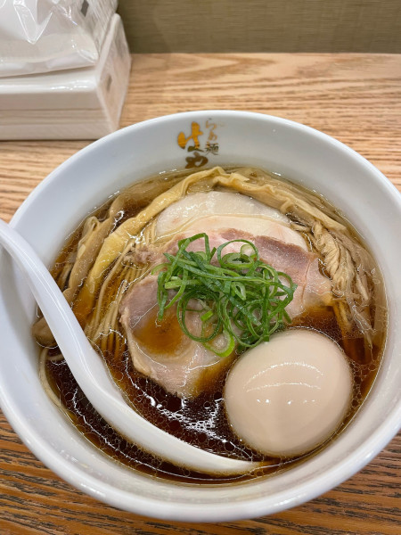 「特製醤油らぁ麺」@らぁ麺 はやし田 北千住店の写真