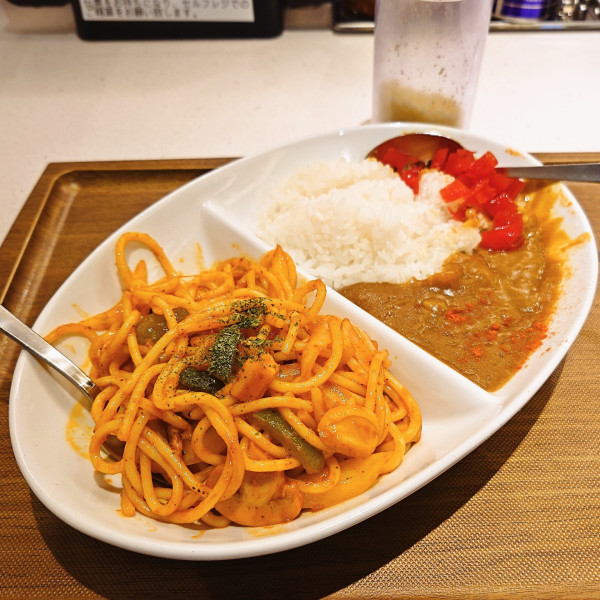 「半スパカレー(ナポリタン)」@カレーハウスリオ 高田馬場の写真