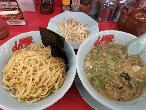 「つけ麺＋ネギ」@山岡家 柏店の写真